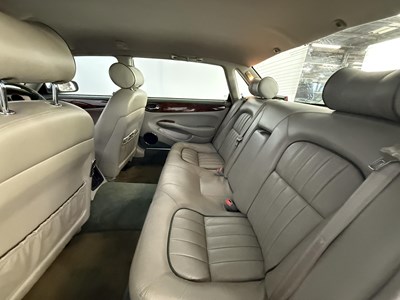 Lot 153 - 1998 Jaguar XJ8 Sovereign