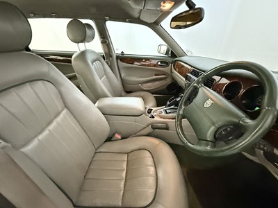 Lot 153 - 1998 Jaguar XJ8 Sovereign