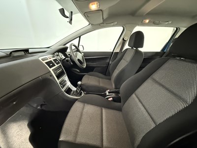 Lot 156 - 2007 Peugeot 307 SW