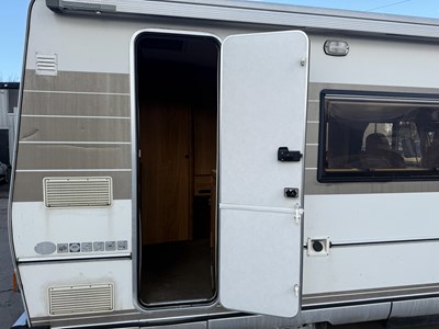 Lot 122 - 1990 Peugeot Hymer