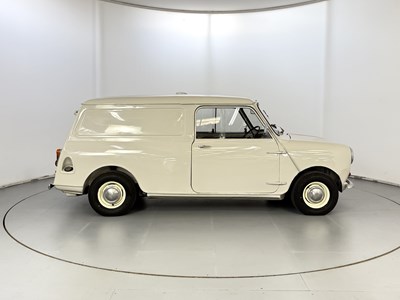 Lot 23 - 1961 Morris Mini Van