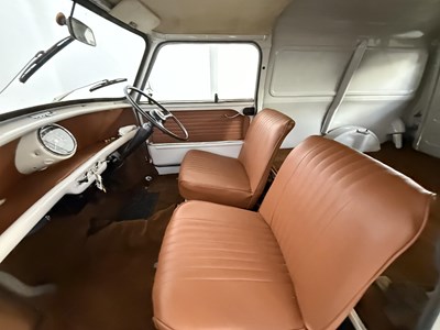 Lot 23 - 1961 Morris Mini Van