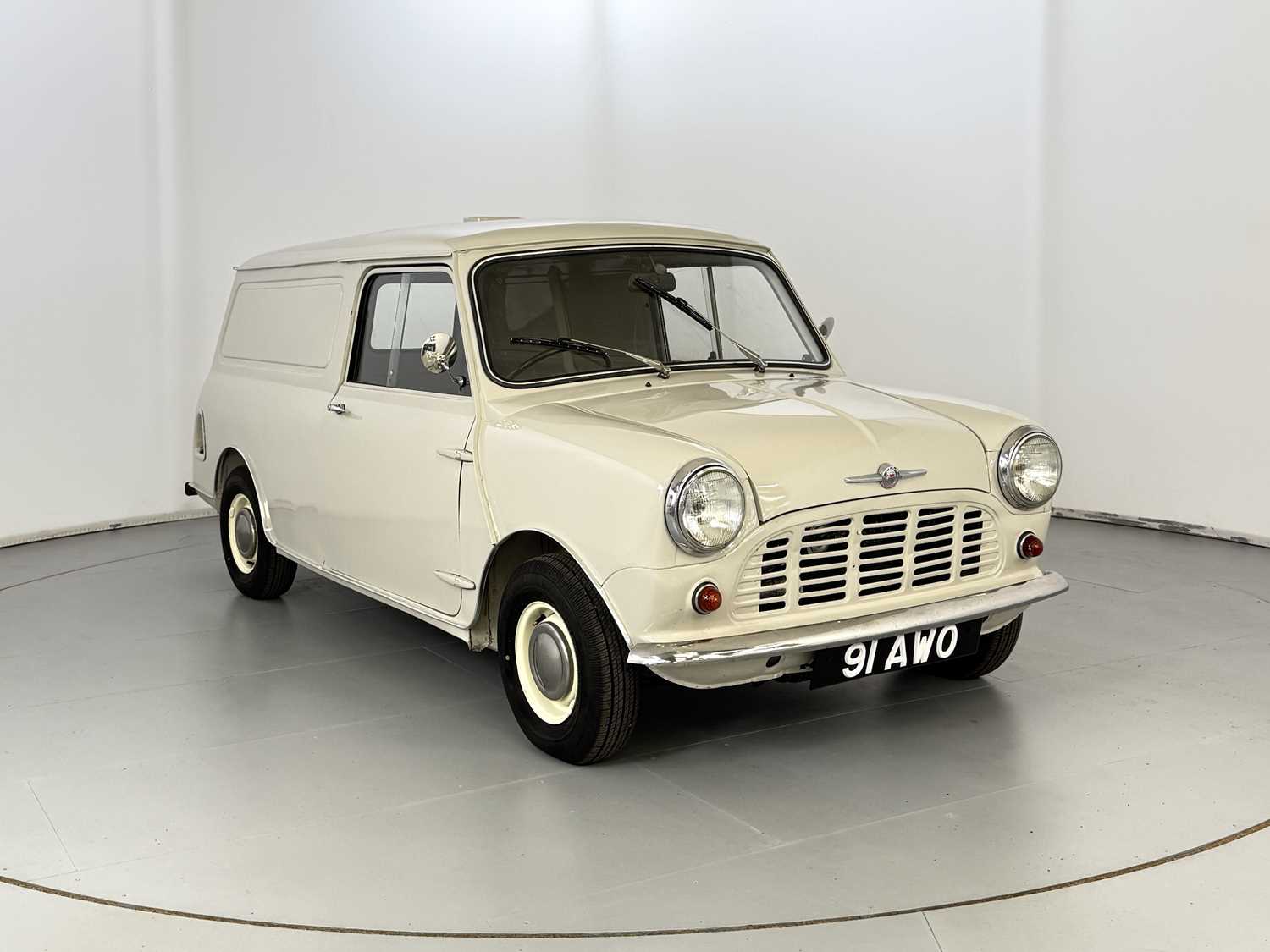 Lot 23 - 1961 Morris Mini Van