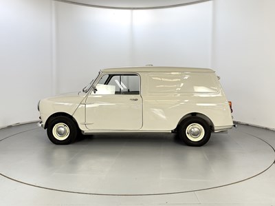 Lot 23 - 1961 Morris Mini Van