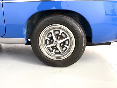 Lot 33 - 1976 MG Roadster