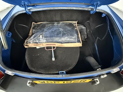 Lot 33 - 1976 MG Roadster