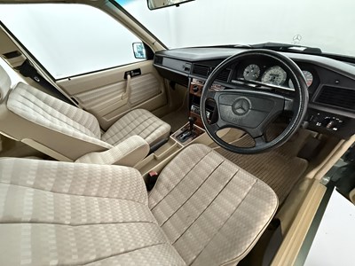 Lot 6 - 1993 Mercedes-Benz 190E