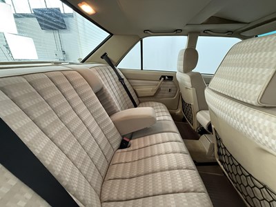Lot 6 - 1993 Mercedes-Benz 190E