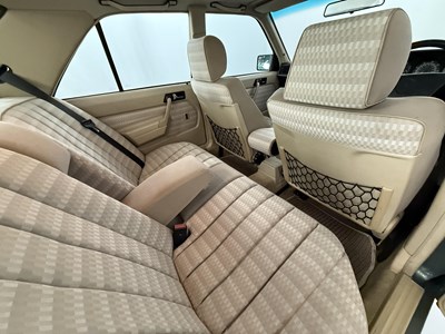 Lot 6 - 1993 Mercedes-Benz 190E
