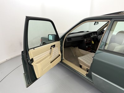 Lot 6 - 1993 Mercedes-Benz 190E