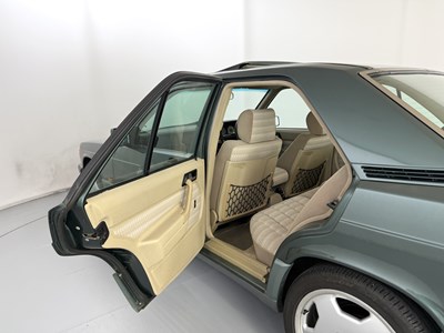 Lot 6 - 1993 Mercedes-Benz 190E