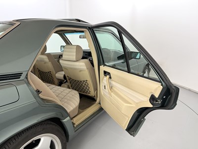 Lot 6 - 1993 Mercedes-Benz 190E