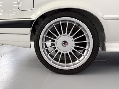 Lot 73 - 1989 BMW 330i