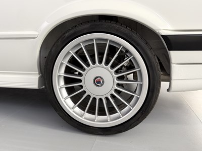 Lot 73 - 1989 BMW 330i
