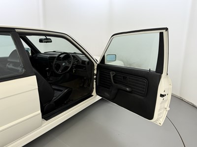 Lot 73 - 1989 BMW 330i