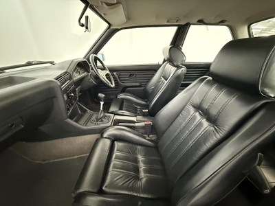 Lot 73 - 1989 BMW 330i