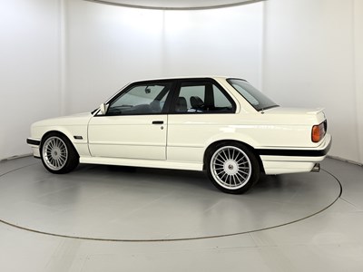 Lot 73 - 1989 BMW 330i