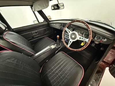 Lot 95 - 1974 MG BGT