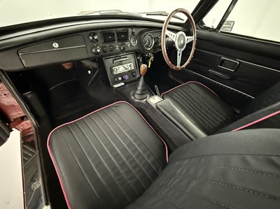 Lot 95 - 1974 MG BGT