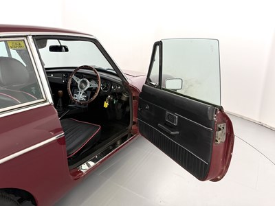 Lot 95 - 1974 MG BGT