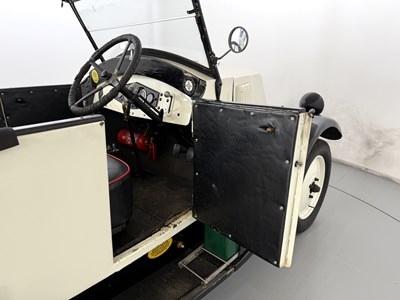 Lot 7 - 1927 Renault NN