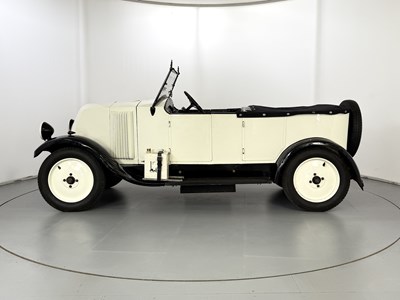 Lot 7 - 1927 Renault NN