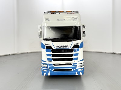 Lot 18 - Scaled Rigs Scania S730 - Ride On