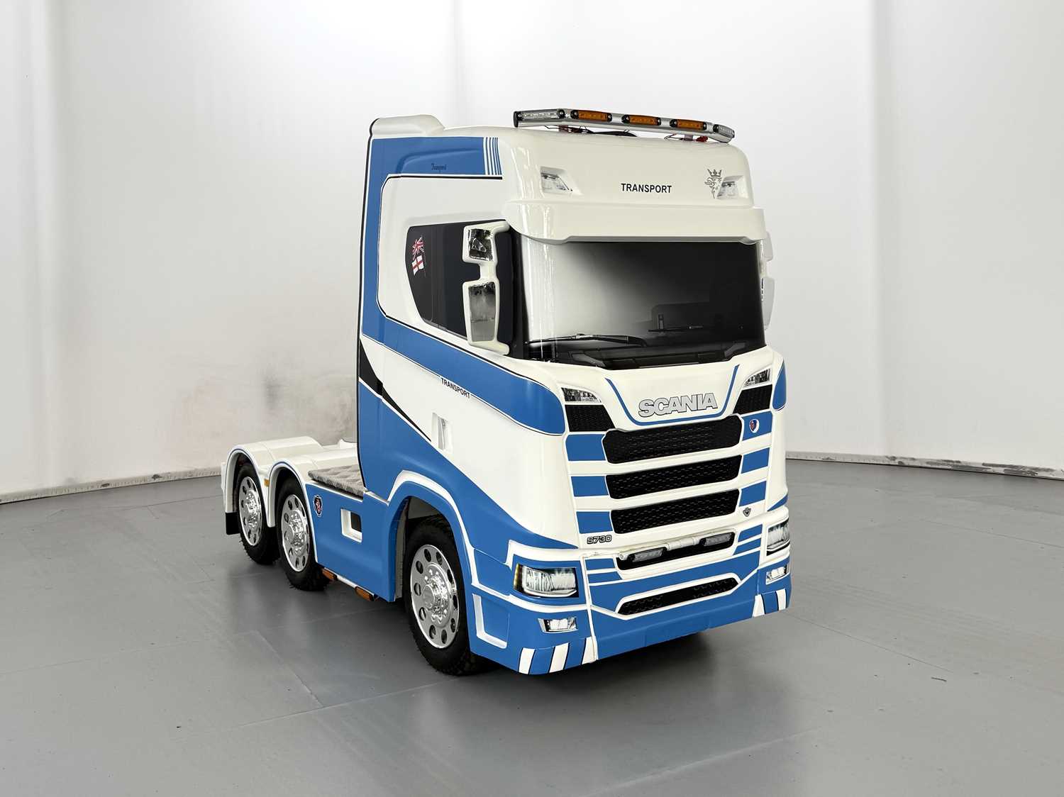 Lot 18 - Scaled Rigs Scania S730 - Ride On