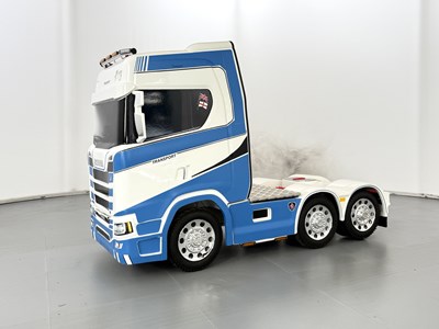 Lot 18 - Scaled Rigs Scania S730 - Ride On