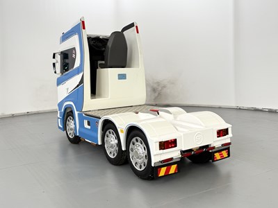 Lot 18 - Scaled Rigs Scania S730 - Ride On