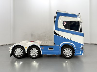 Lot 18 - Scaled Rigs Scania S730 - Ride On