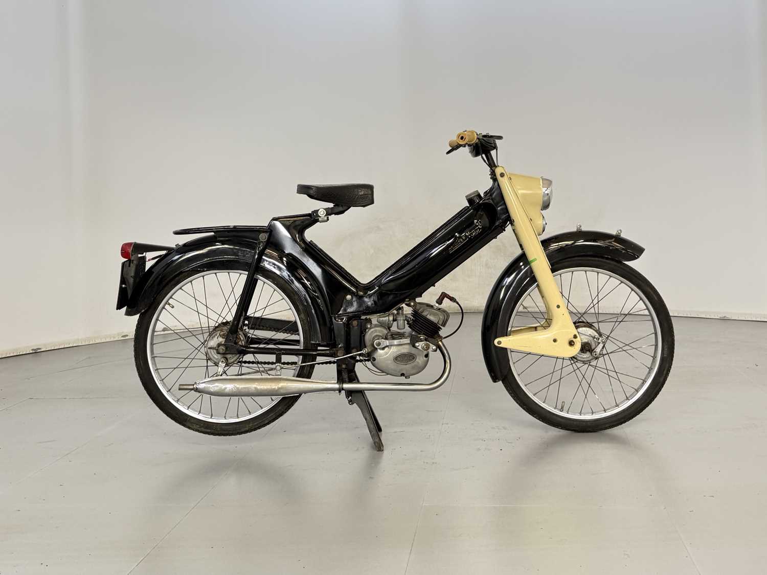 Lot 13 - 1961 Norman Nippy