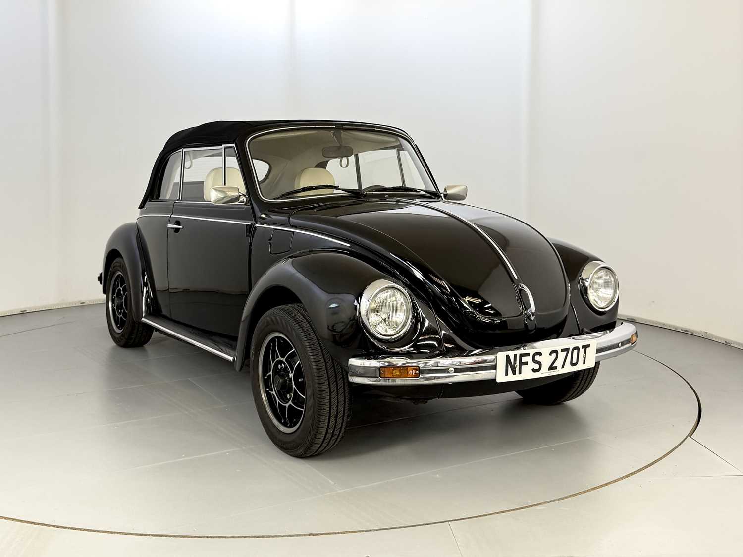 Lot 40 - 1979 Volkswagen Beetle Karmann Convertible