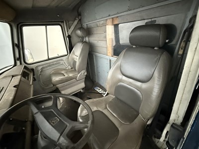Lot 74 - 1986 Peugeot J9 Catering Van