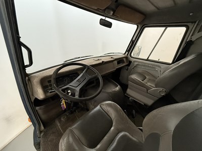 Lot 74 - 1986 Peugeot J9 Catering Van