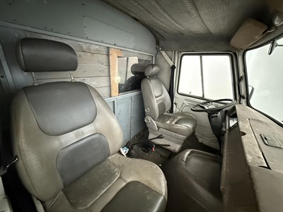 Lot 74 - 1986 Peugeot J9 Catering Van