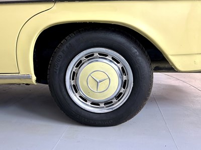 Lot 61 - 1975 Mercedes-Benz 230.4 - NO RESERVE