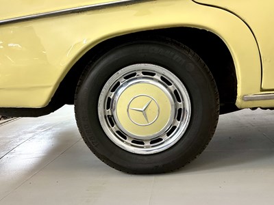 Lot 61 - 1975 Mercedes-Benz 230.4 - NO RESERVE