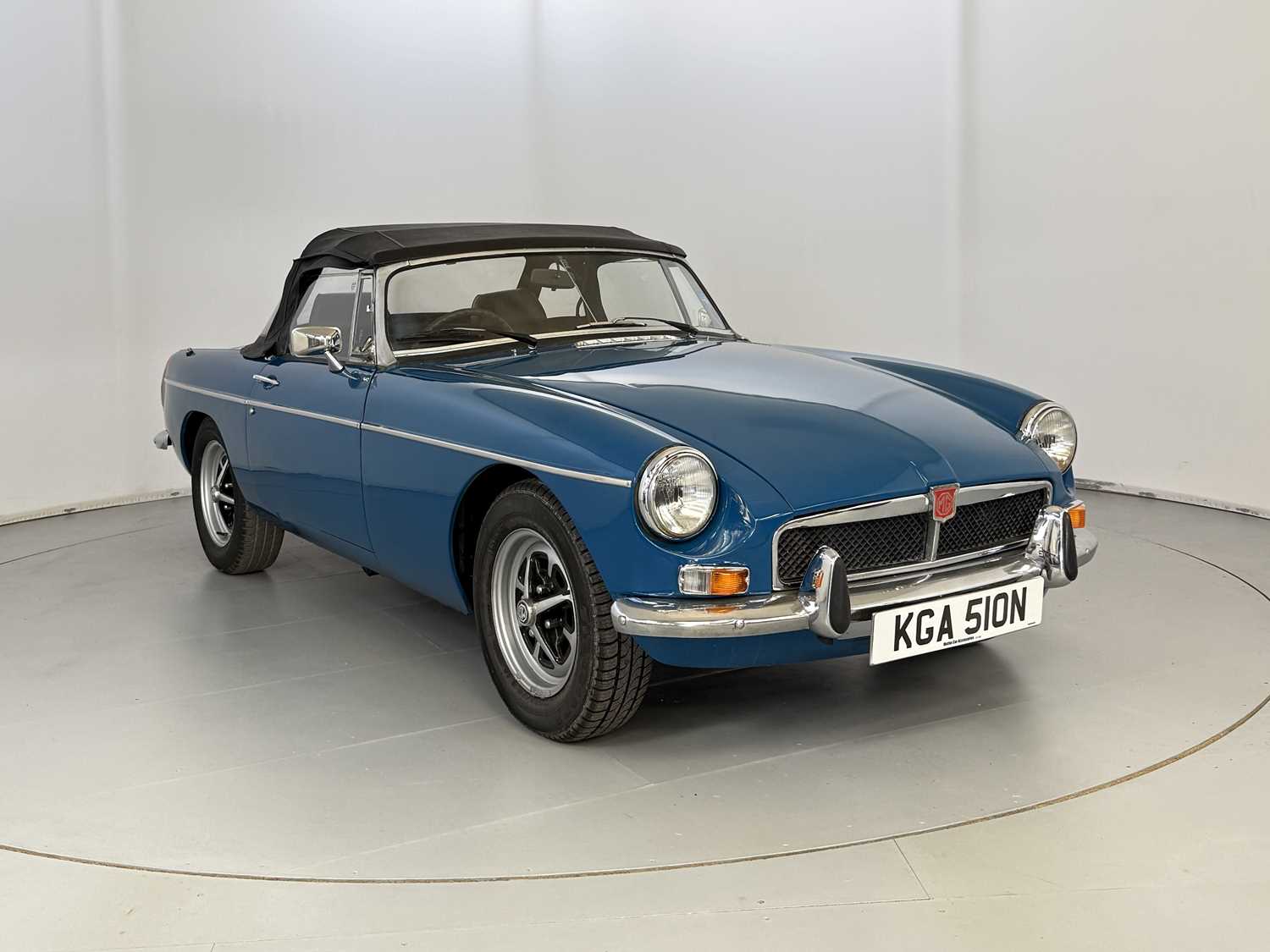 Lot 2 - 1975 MG B Roadster