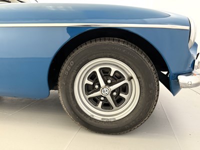Lot 2 - 1975 MG B Roadster