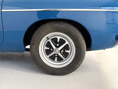 Lot 2 - 1975 MG B Roadster