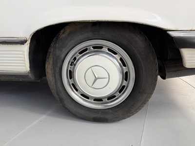 Lot 99 - 1972 Mercedes-Benz 450 SLC