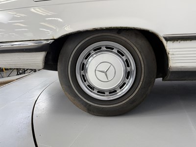 Lot 99 - 1972 Mercedes-Benz 450 SLC