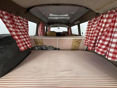 Lot 9 - 1971 Volkswagen T2