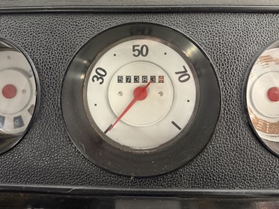 Lot 9 - 1971 Volkswagen T2