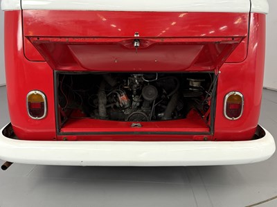 Lot 9 - 1971 Volkswagen T2