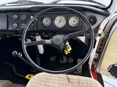 Lot 9 - 1971 Volkswagen T2