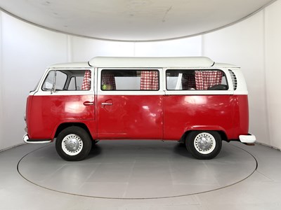 Lot 9 - 1971 Volkswagen T2