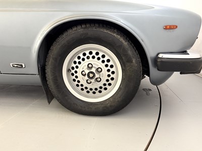 Lot 83 - 1986 Jaguar XJ12