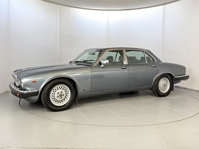 Lot 83 - 1986 Jaguar XJ12